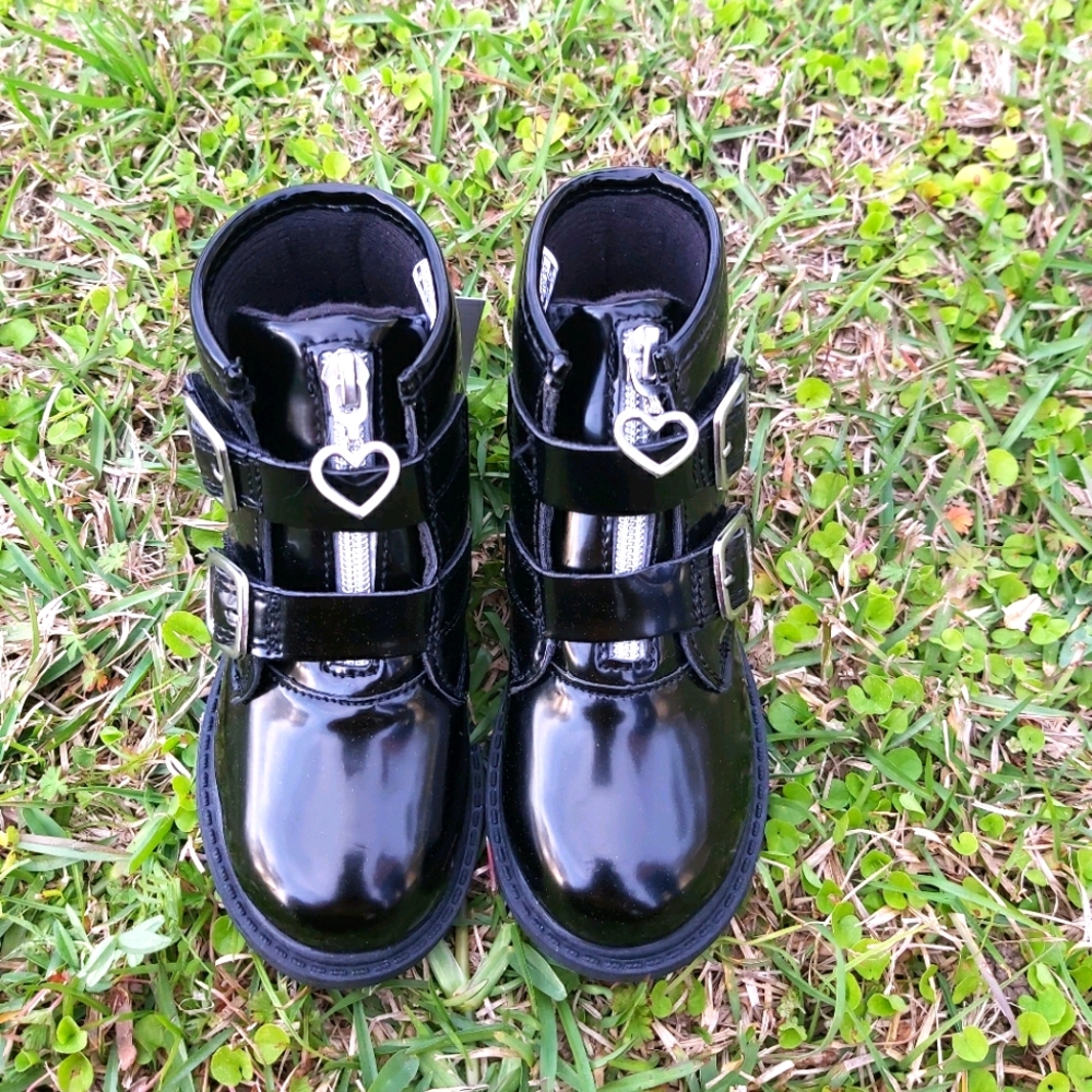Carter's toddler boots size 8